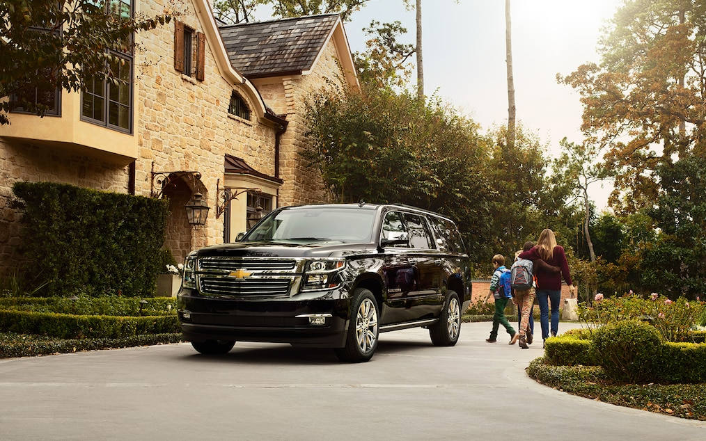 Comparison Chevrolet Suburban Premier 2020 vs GMC Yukon Denali